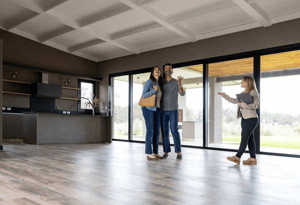 Más compradores planean mudarse en el 2026. Así es como prepararse.