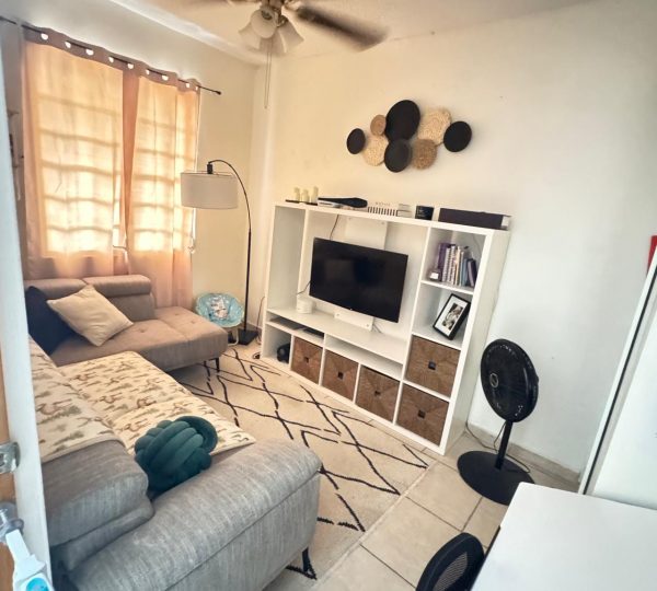 Cond. Hill Brothers Apartments en San Juan- ¡Céntrico! (Venta)