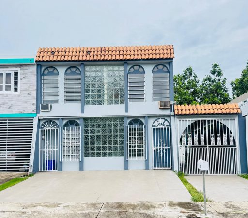 TH con Piscina- Park Gardens- San Juan (Venta)