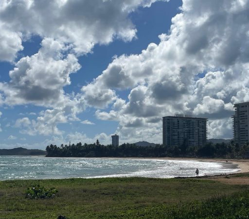 Arena Mar en Luquillo- ¡Viva a pasos de la Playa!